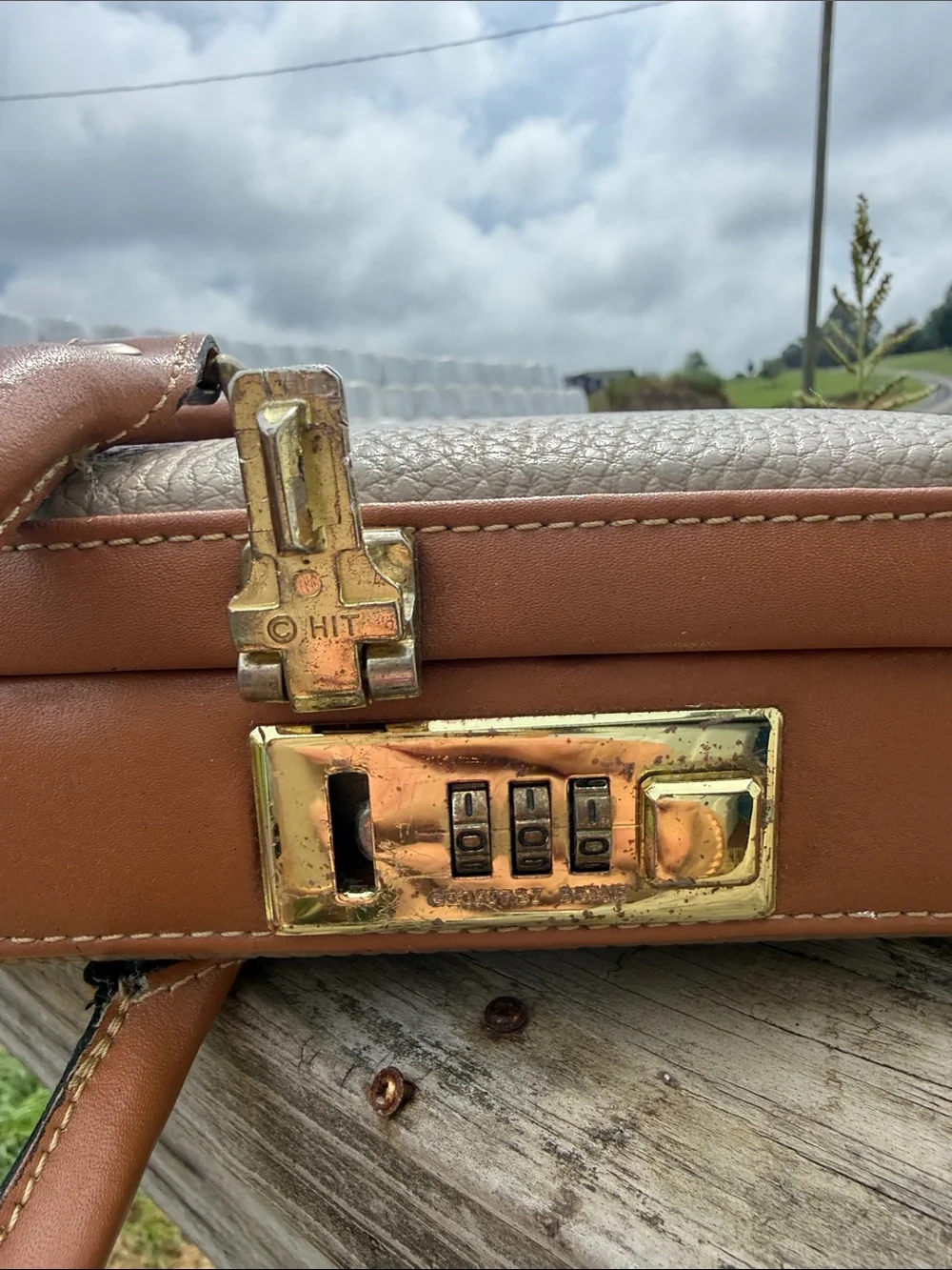 Vintage Geoffrey Beene leather briefcase in tan locks